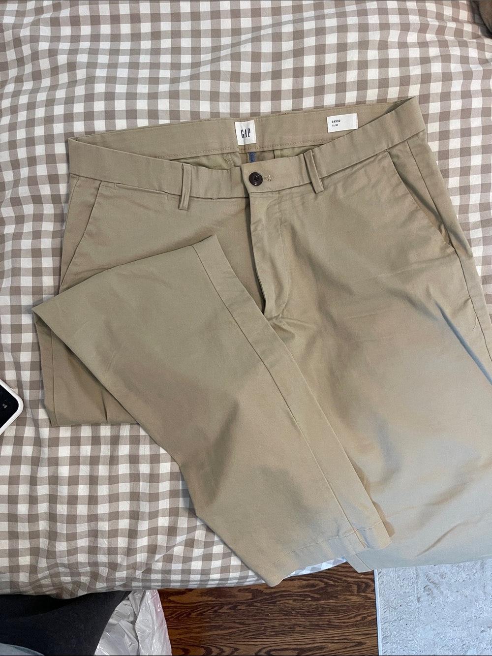 GAP Men's Classic Straight Chinos in Khaki